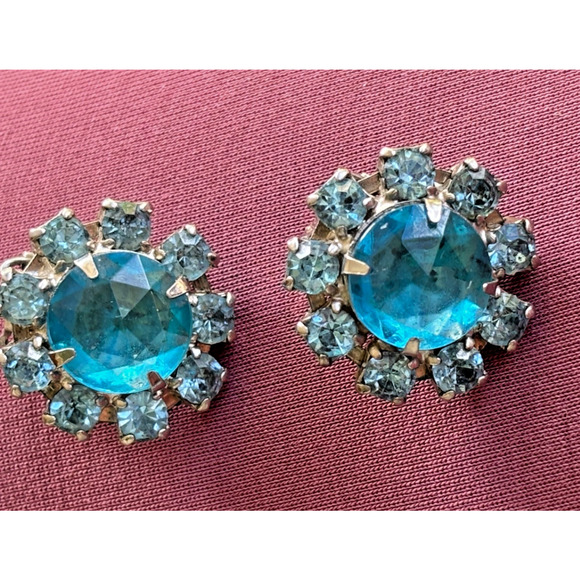 Vintage Blue Rhinestone Prong Set Clip On Earrings Silver-tone - Picture 2 of 15